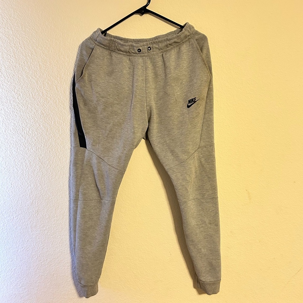 Nike Tech Fleece Grey